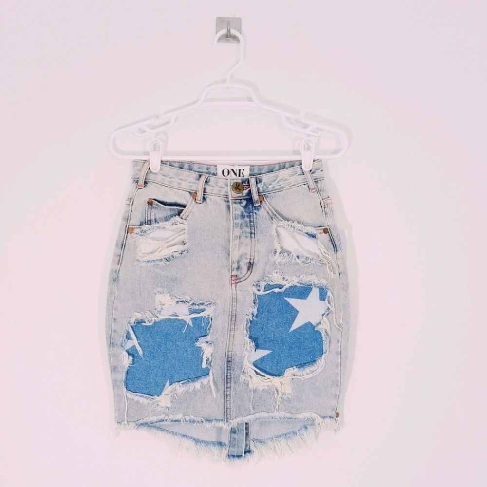 One Teaspoon‎ Distress Diamonde 2020 Star Print Denim Fitted Button Fly Skirt